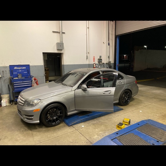 Mercedes c250 - Picture 3 of 3